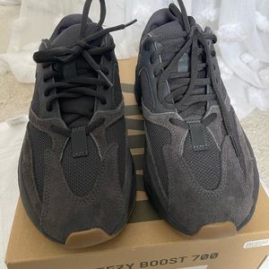 Yeezy 700 UtilityBlack